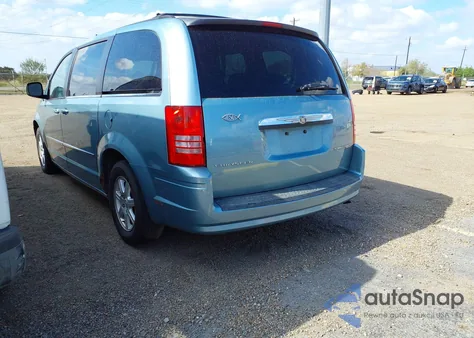 2010 Chrysler Town & Country Touring from USA, damaged, VIN 2A4RR5D12AR324002